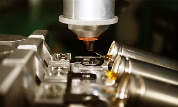 激光切割機有一種全新的切割方法！(圖1)