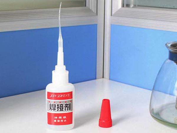 膠水焊接 激光塑料焊接設(shè)備跟粘合焊接和超聲波焊接對比的優(yōu)點(diǎn)(圖1)