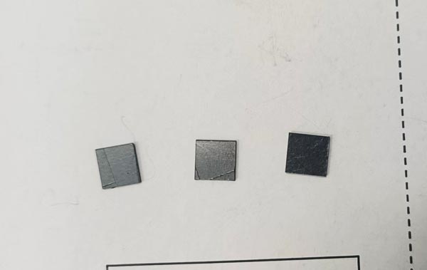 石墨片用什么切割呢？精密激光切割機(jī)！(圖1)